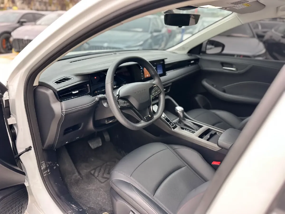 2024 Roewe i5 1.5L 129HP L4 CVT,autocango,china used car exporter,china ev exporter,chinese used car exporter,chinese used ev exporter