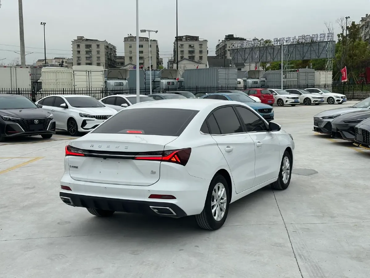 2024 Roewe i5 1.5L 129HP L4 CVT,autocango,china used car exporter,china ev exporter,chinese used car exporter,chinese used ev exporter