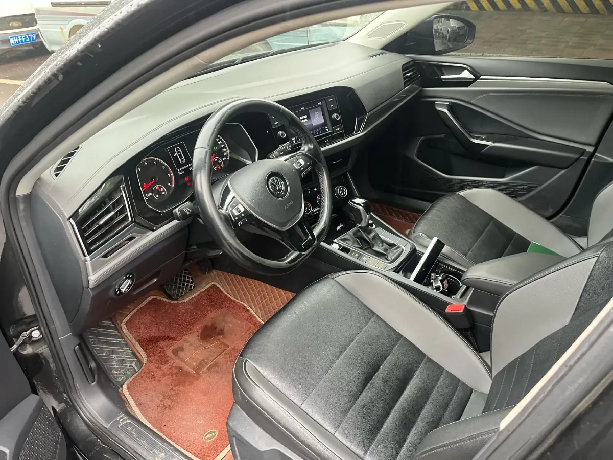 2019 Jeep Renegade 1.3T 173HP L4 7DCT,autocango,china used car exporter,china ev exporter,chinese used car exporter,chinese used ev exporter