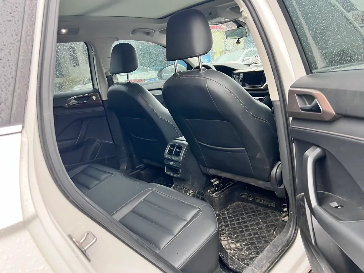 2019 MINI MINI 1.5T 102HP L3 7DCT,autocango,china used car exporter,china ev exporter,chinese used car exporter,chinese used ev exporter