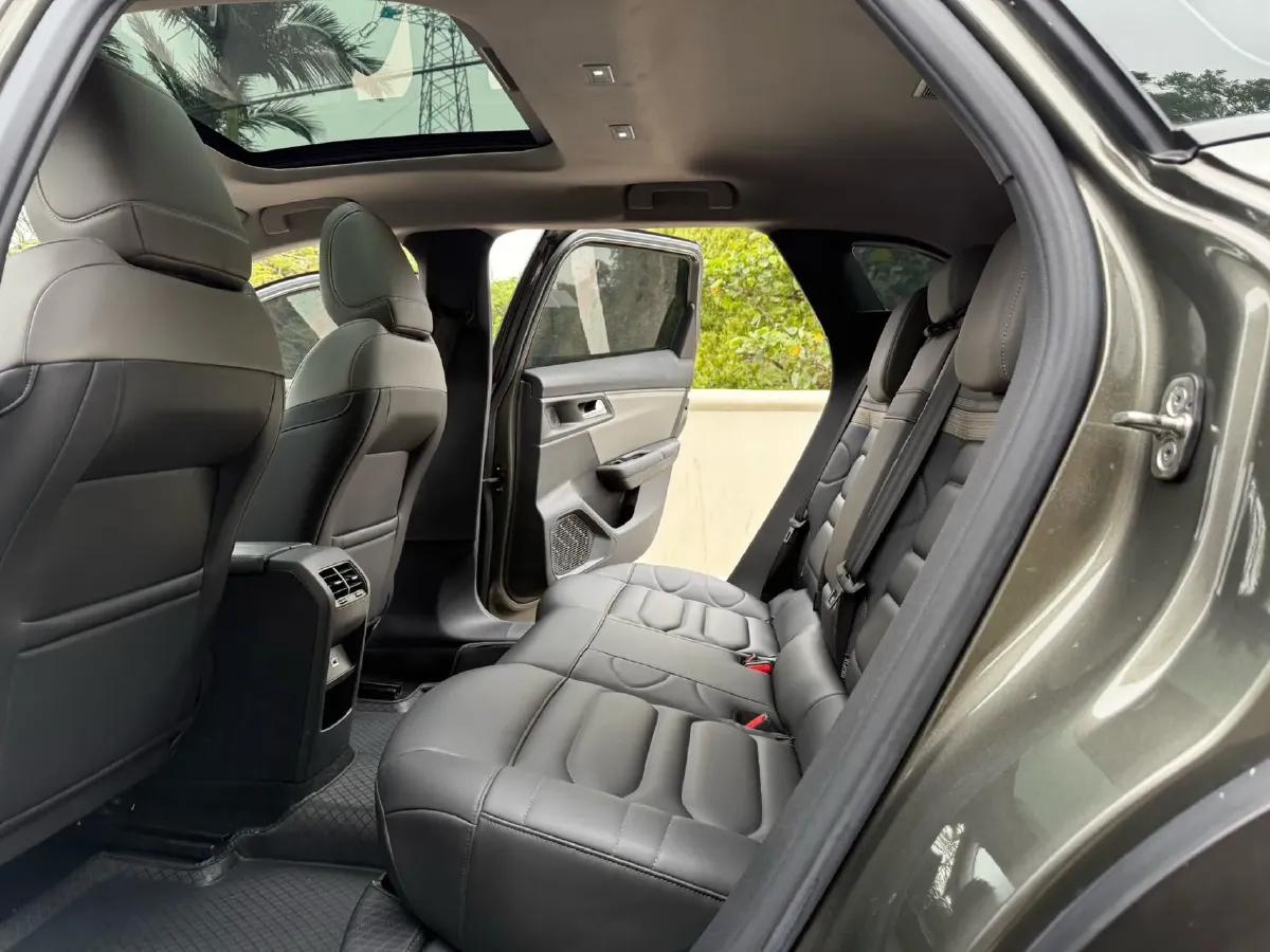 2021 Citroen C5 X 1.6T 175HP L4 8AT,autocango,china used car exporter,china ev exporter,chinese used car exporter,chinese used ev exporter