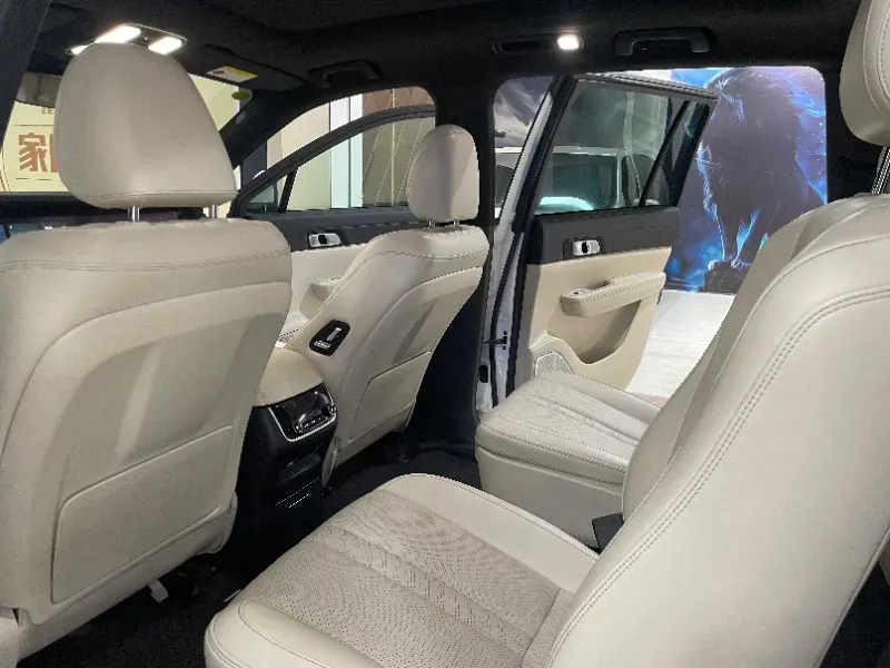 2021 Li ONE Range Extended 131HP REEV 40.5KWH,autocango,china used car exporter,china ev exporter,chinese used car exporter,chinese used ev exporter