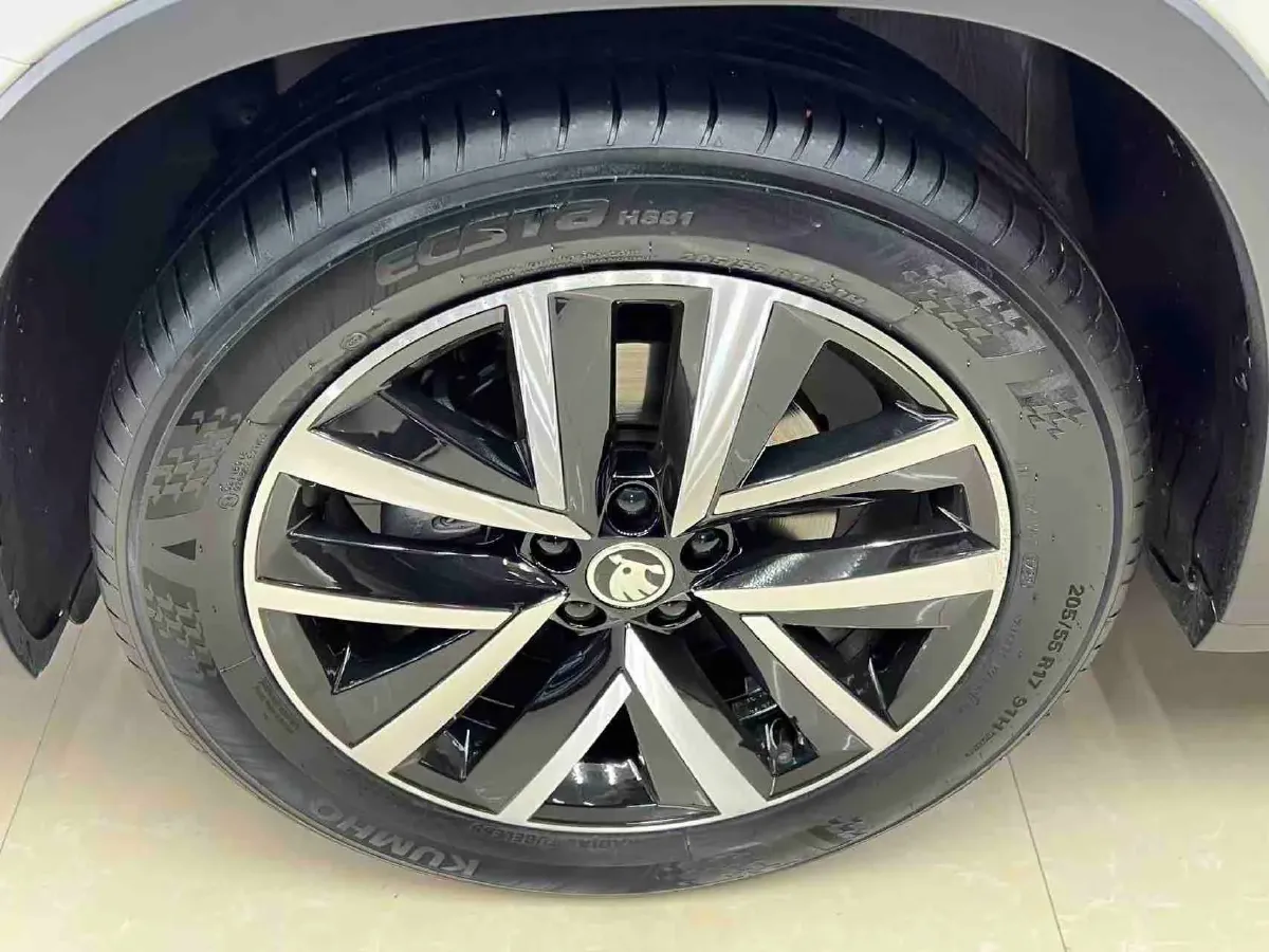 2022 Skoda Kamiq 1.5L 112HP L4 6AT,autocango,china used car exporter,china ev exporter,chinese used car exporter,chinese used ev exporter