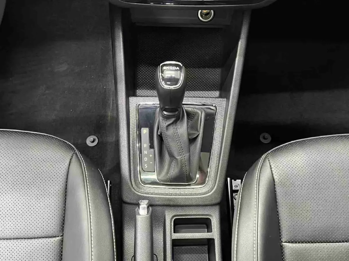 2022 Skoda Kamiq 1.5L 112HP L4 6AT,autocango,china used car exporter,china ev exporter,chinese used car exporter,chinese used ev exporter