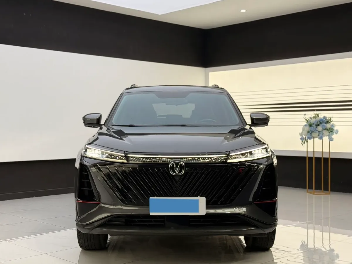 2022 ChangAn CS75 Plus 1.5T 188HP L4 8AT,autocango,china used car exporter,china ev exporter,chinese used car exporter,chinese used ev exporter