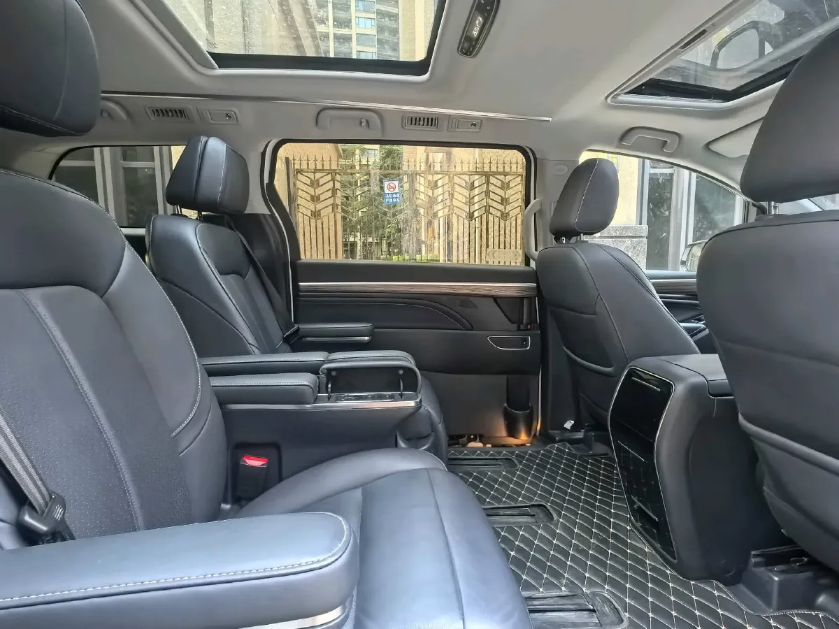 2021 GAC Trumpchi M8 2.0T 252HP L4 8AT,autocango,china used car exporter,china ev exporter,chinese used car exporter,chinese used ev exporter