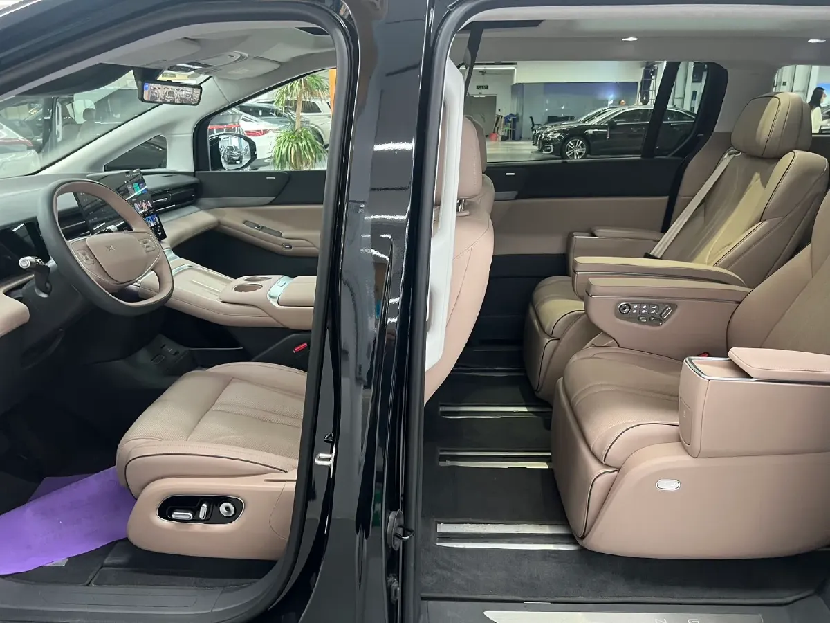 2025 Xpeng X9 BEV,autocango,china used car exporter,china ev exporter,chinese used car exporter,chinese used ev exporter