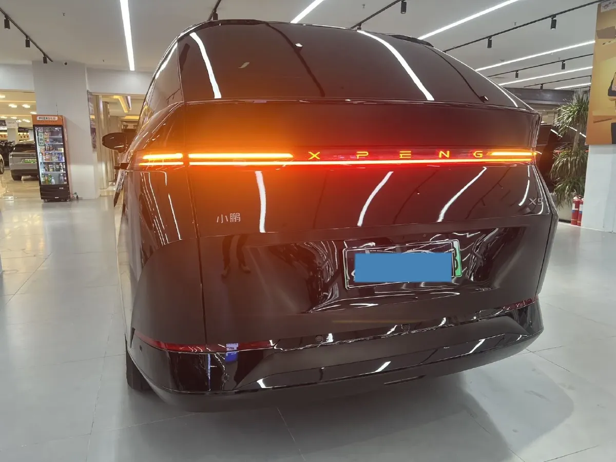 2025 Xpeng X9 BEV,autocango,china used car exporter,china ev exporter,chinese used car exporter,chinese used ev exporter