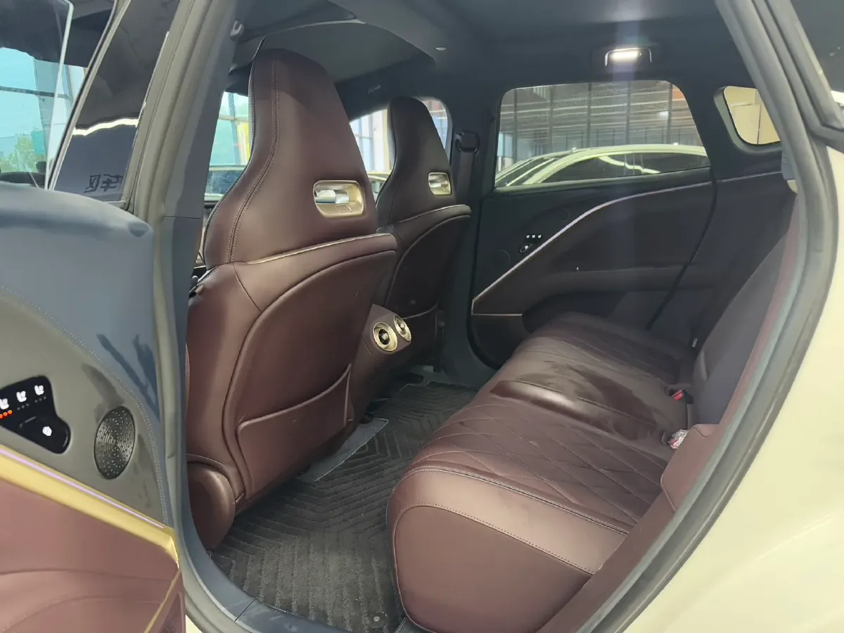 2025 Avatr 11 1.5T 156HP L4 REEV,autocango,china used car exporter,china ev exporter,chinese used car exporter,chinese used ev exporter