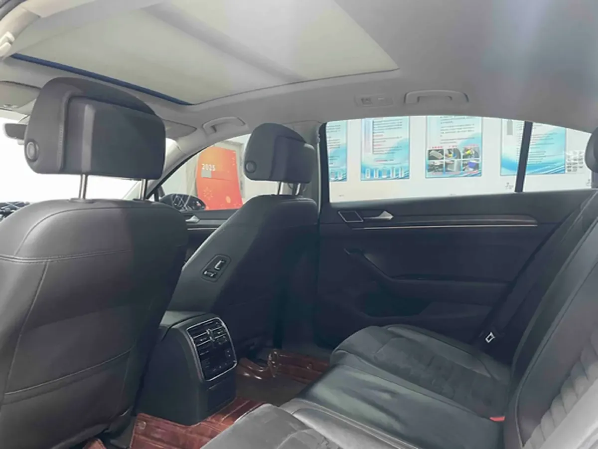 2018 Volkswagen Magotan 1.8T 180HP L4 7DCT,autocango,china used car exporter,china ev exporter,chinese used car exporter,chinese used ev exporter