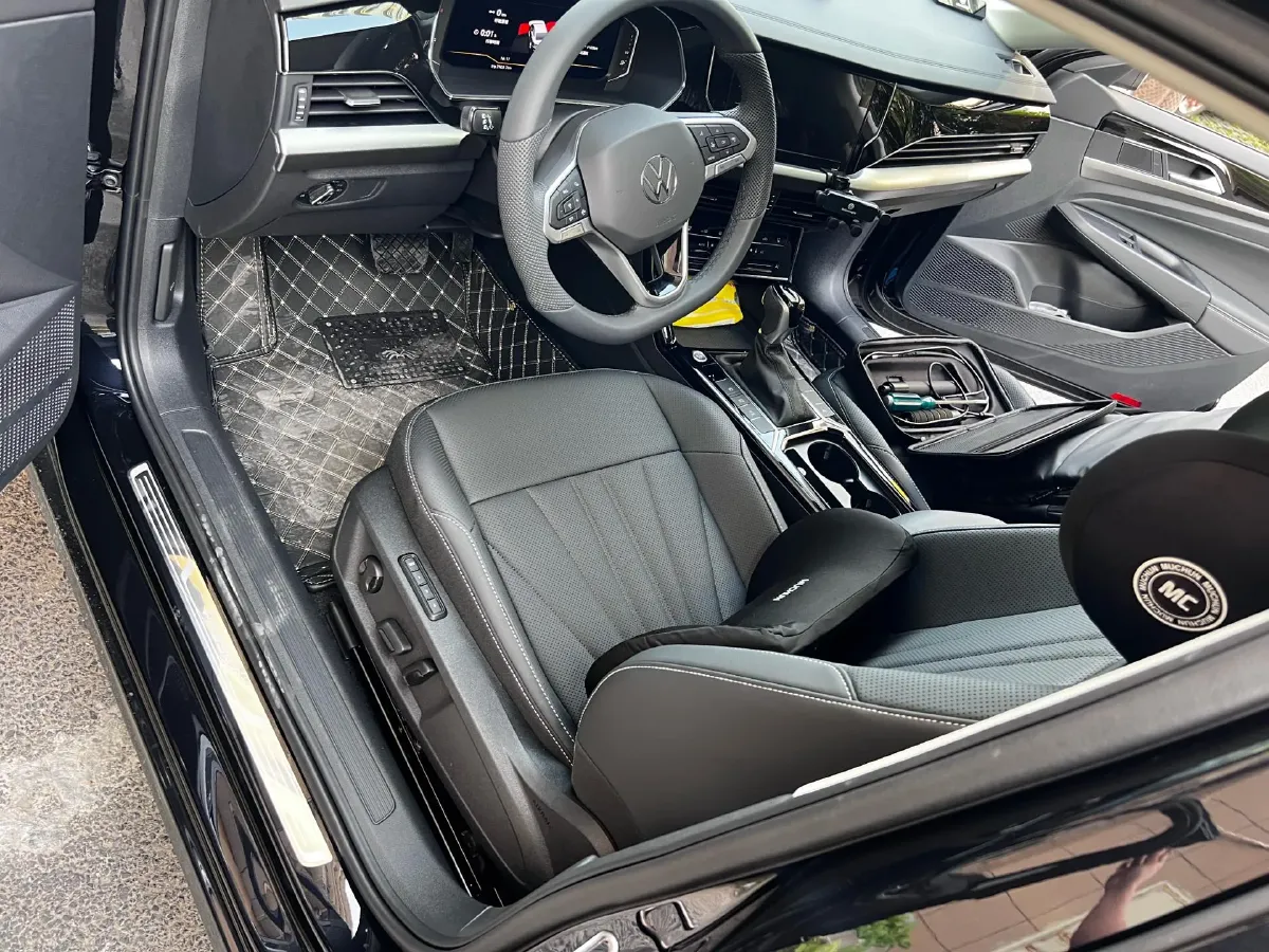 2025 Volkswagen Passat 2.0T 186HP L4 7DCT,autocango,china used car exporter,china ev exporter,chinese used car exporter,chinese used ev exporter