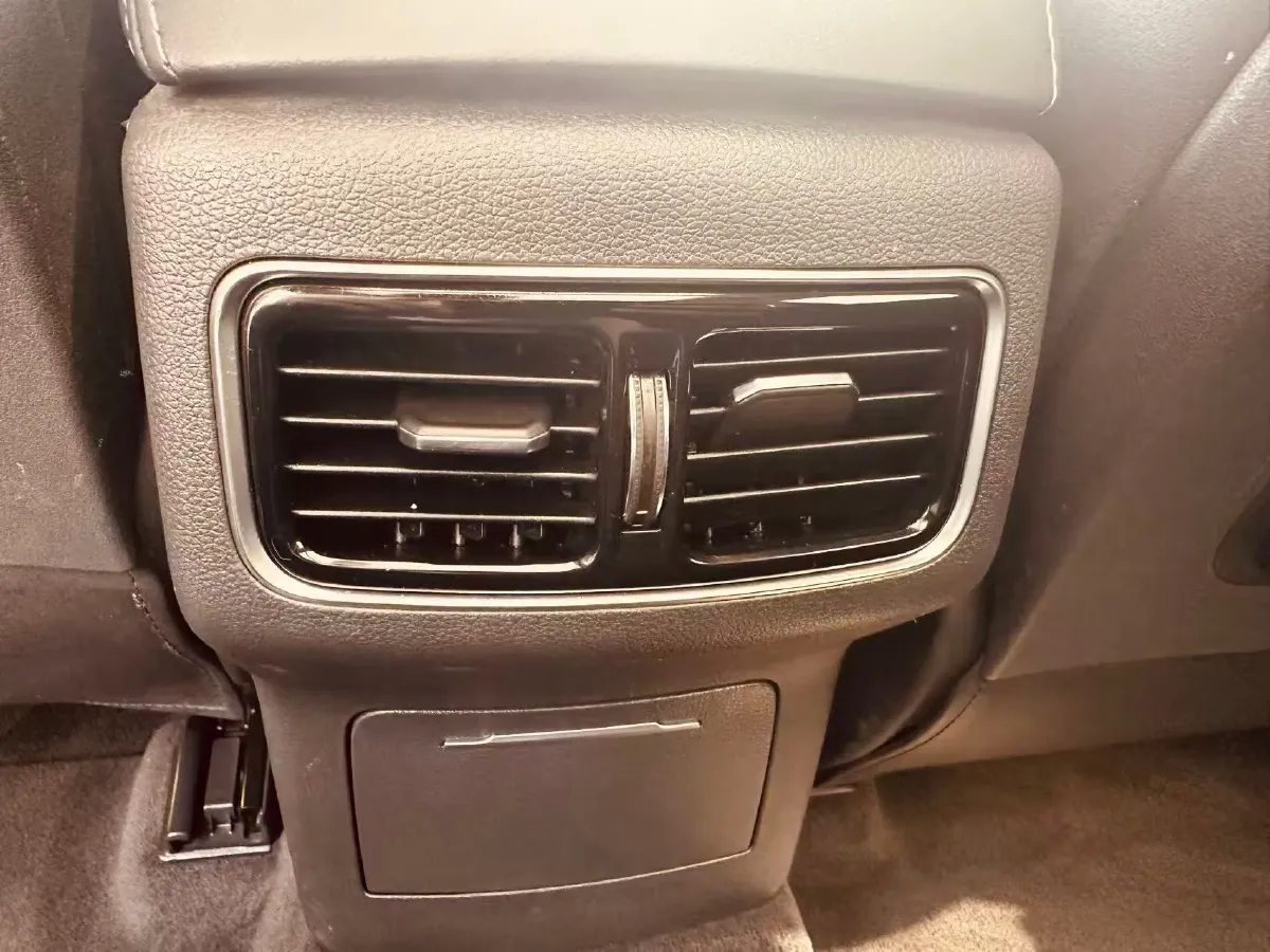 2019 HongQi HS5 2.0T 224HP L4 6AT,autocango,china used car exporter,china ev exporter,chinese used car exporter,chinese used ev exporter