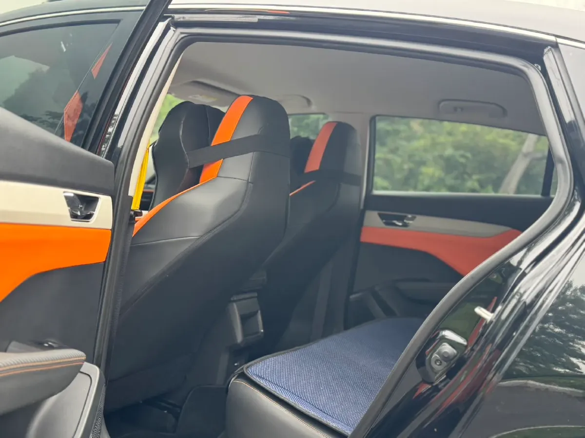 2023 DongFeng Aeolus YiXuan 1.5L 125HP L4 6DCT,autocango,china used car exporter,china ev exporter,chinese used car exporter,chinese used ev exporter