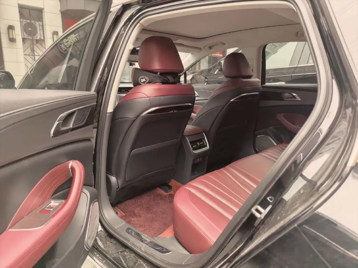 2023 HongQi H5 2.0T 224HP L4 8AT,autocango,china used car exporter,china ev exporter,chinese used car exporter,chinese used ev exporter