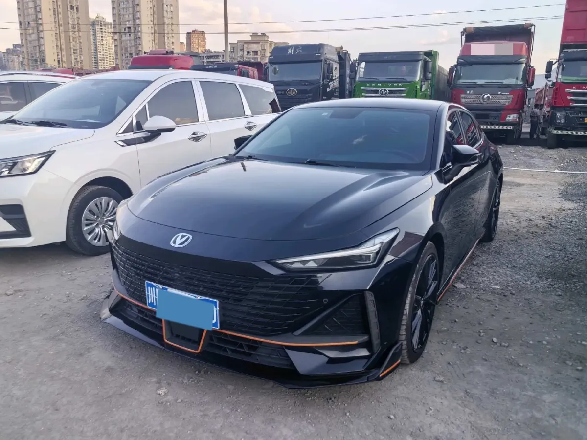 2022 ChangAn UNI-V 1.5T 188HP L4 7DCT,autocango,china used car exporter,china ev exporter,chinese used car exporter,chinese used ev exporter