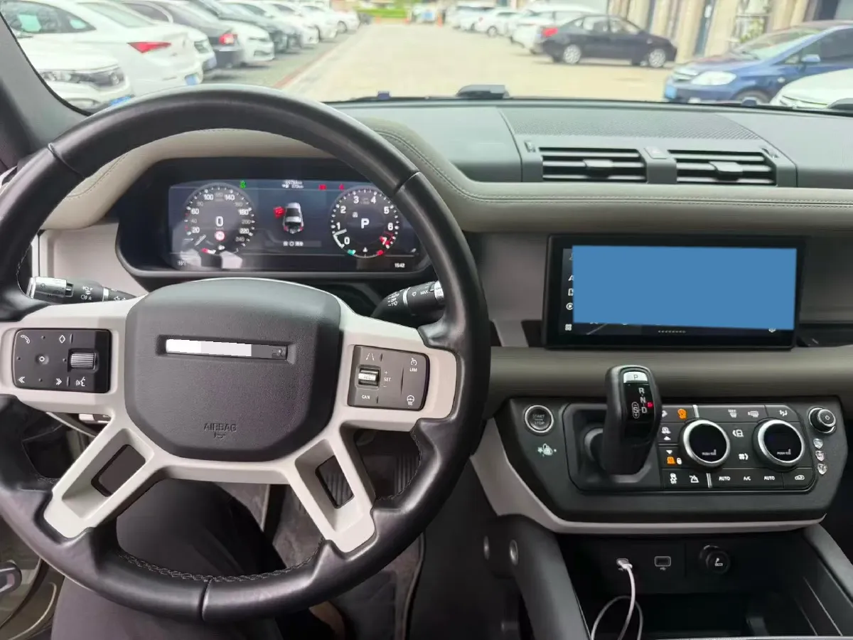 2021 Land Rover Defender 3.0T 400HP L6 8AT,autocango,china used car exporter,china ev exporter,chinese used car exporter,chinese used ev exporter