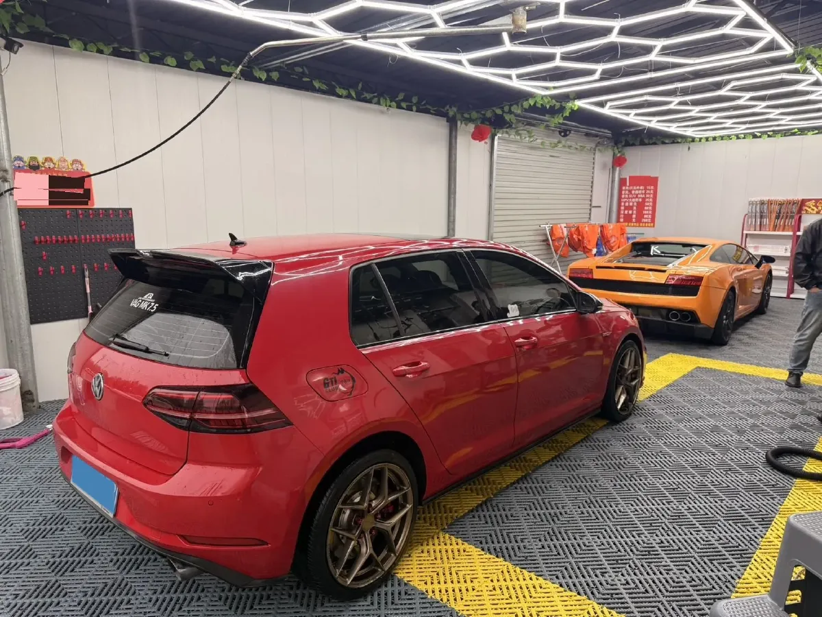 2020 Volkswagen GolfGTI 2.0T 220HP L4 7DCT,autocango,china used car exporter,china ev exporter,chinese used car exporter,chinese used ev exporter