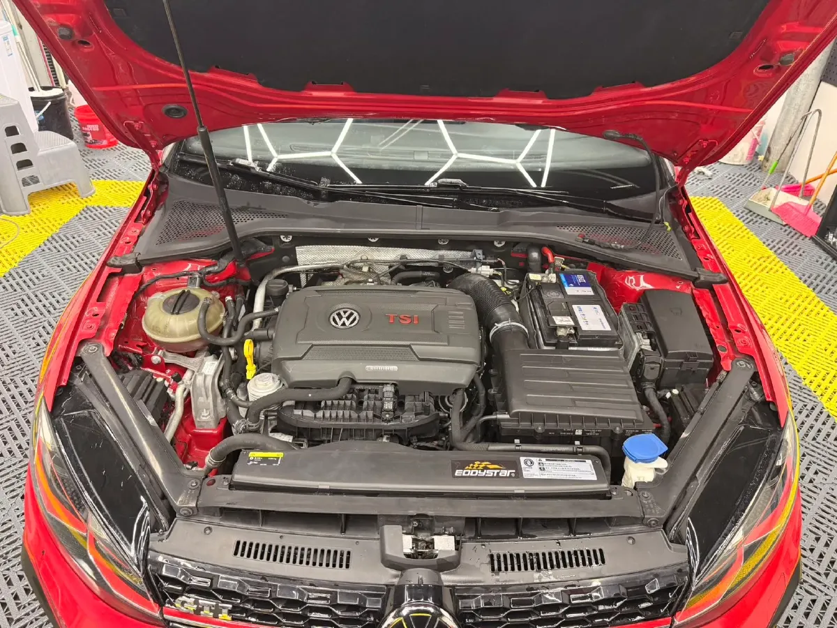 2020 Volkswagen GolfGTI 2.0T 220HP L4 7DCT,autocango,china used car exporter,china ev exporter,chinese used car exporter,chinese used ev exporter