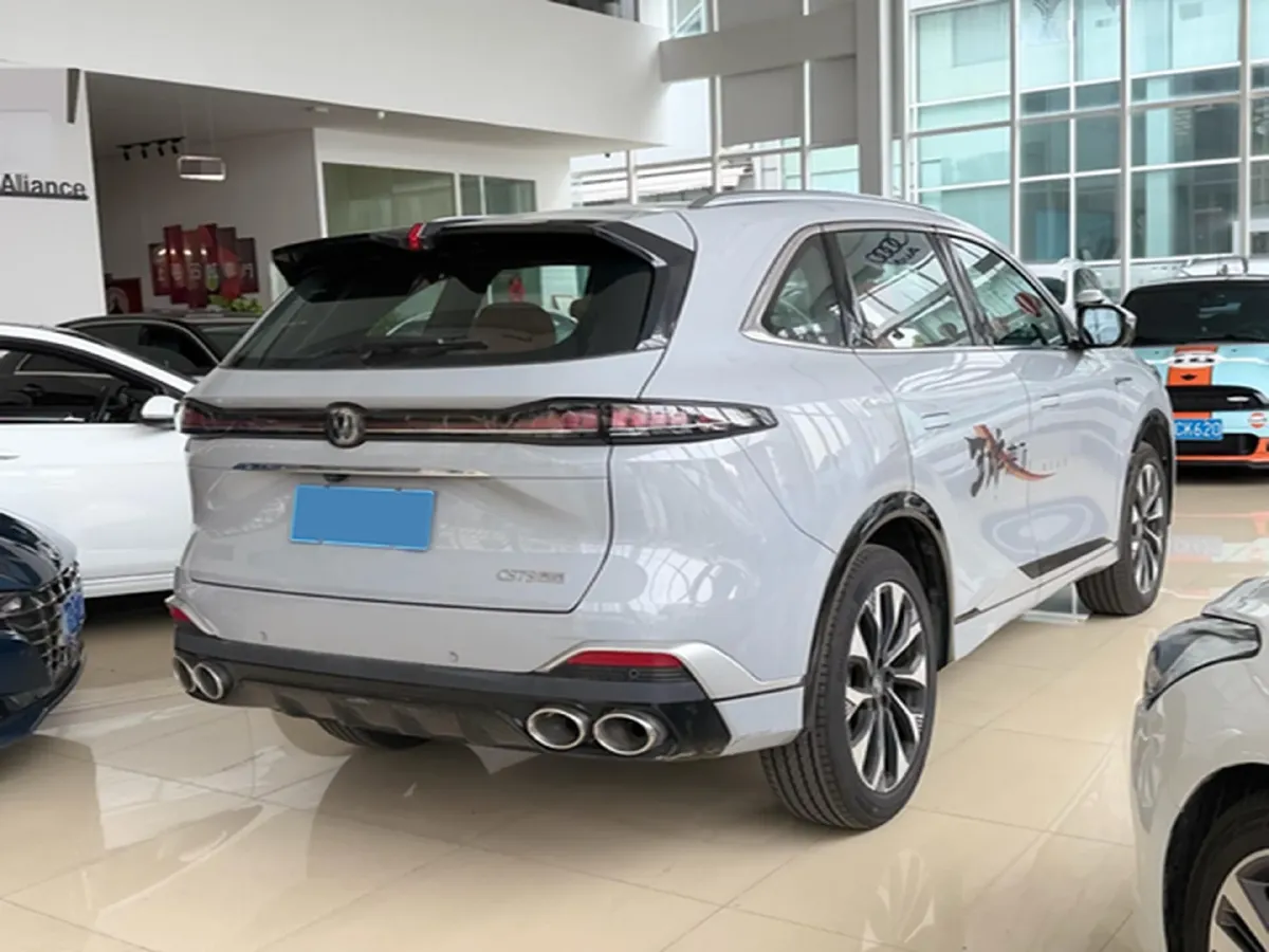 2025 ChangAn CS75 Plus 2.0T 233HP L4 8AT,autocango,china used car exporter,china ev exporter,chinese used car exporter,chinese used ev exporter