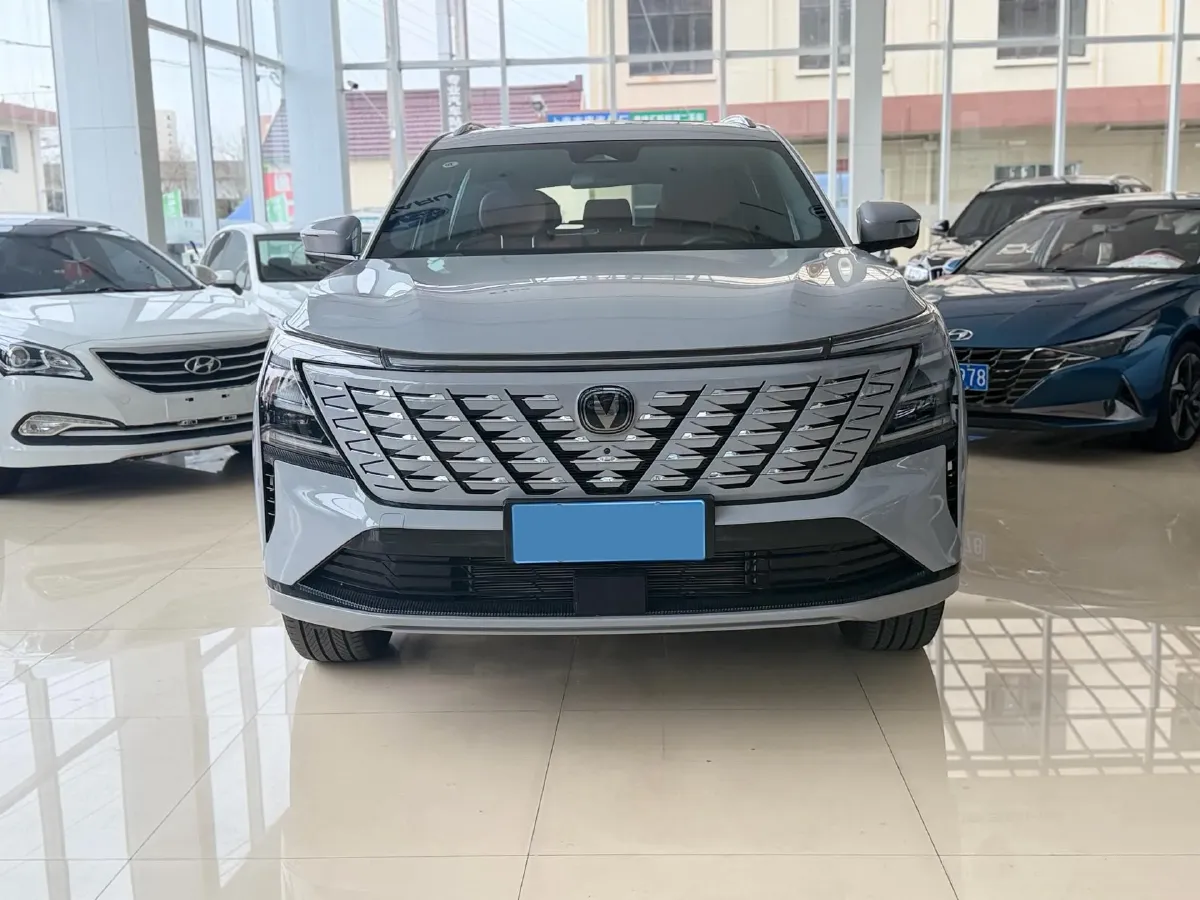 2025 ChangAn CS75 Plus 2.0T 233HP L4 8AT,autocango,china used car exporter,china ev exporter,chinese used car exporter,chinese used ev exporter