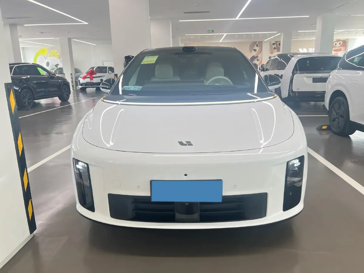 2025 Li i6 BEV,autocango,china used car exporter,china ev exporter,chinese used car exporter,chinese used ev exporter