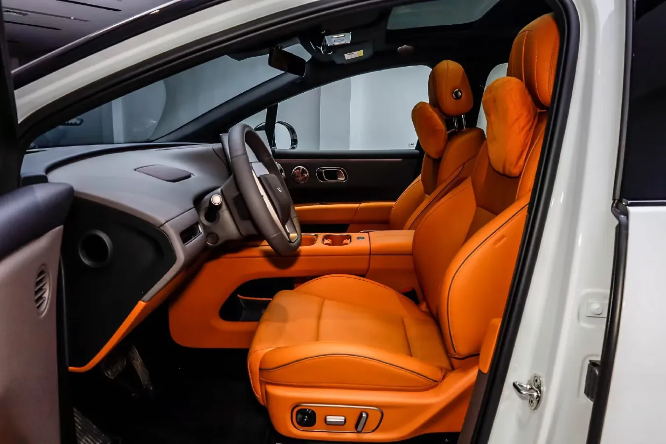 2025 Li i6 BEV,autocango,china used car exporter,china ev exporter,chinese used car exporter,chinese used ev exporter