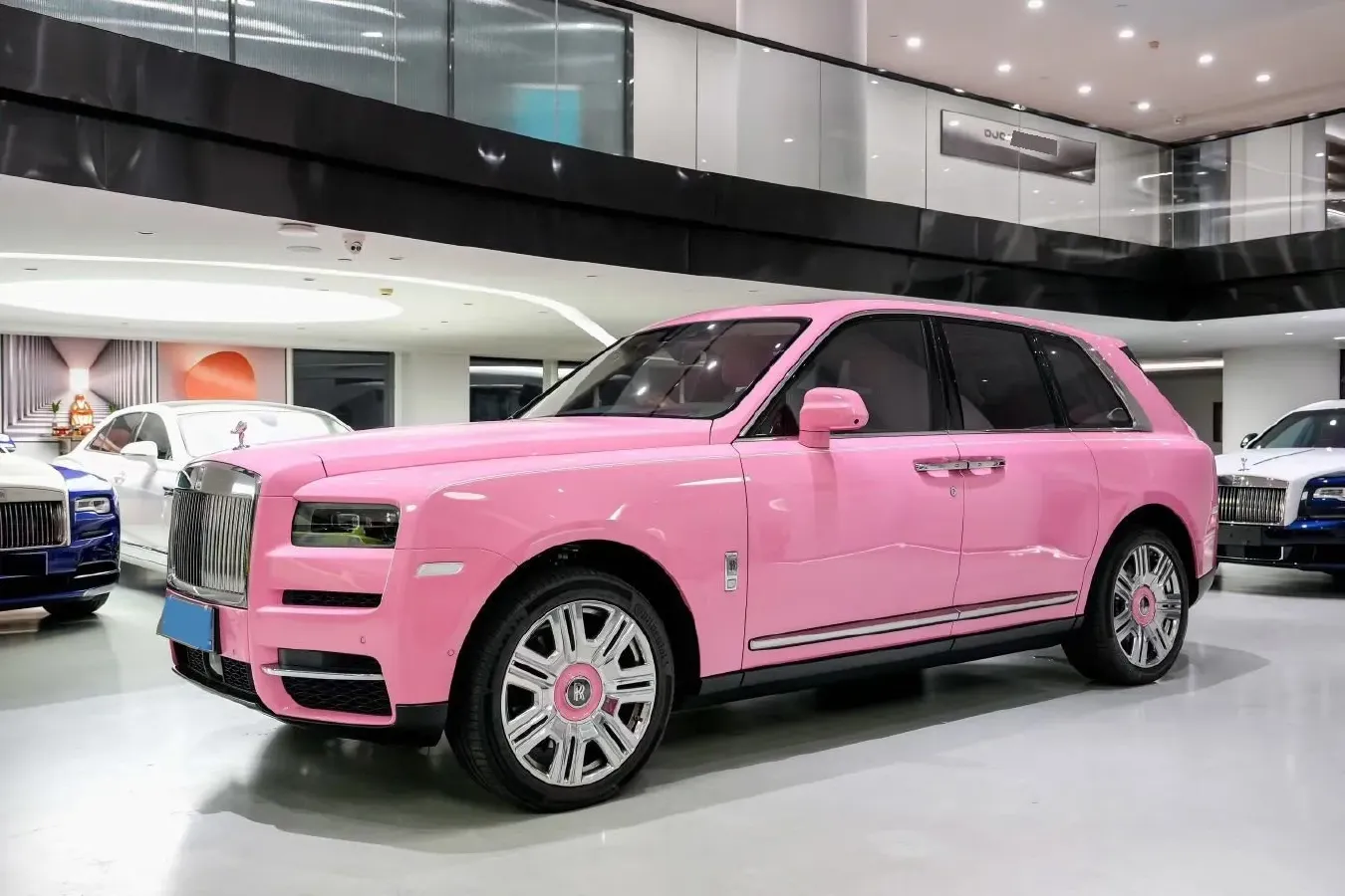 2024 Rolls-Royce Cullinan 6.7T 571HP V12 8AT,autocango,china used car exporter,china ev exporter,chinese used car exporter,chinese used ev exporter