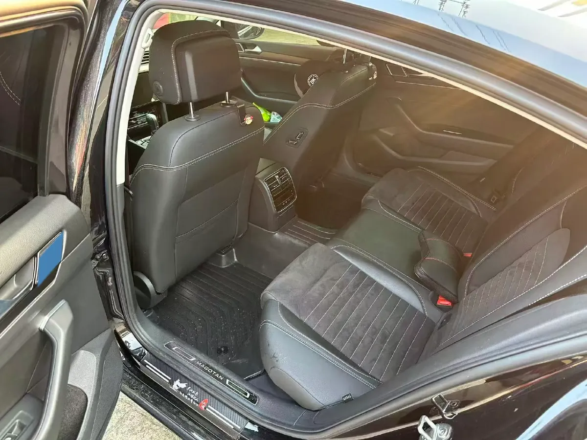2021 Volkswagen Magotan 2.0T 186HP L4 7DCT,autocango,china used car exporter,china ev exporter,chinese used car exporter,chinese used ev exporter