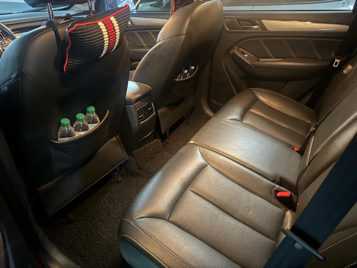 2019 Roewe i6 1.5T 169HP L4 7DCT,autocango,china used car exporter,china ev exporter,chinese used car exporter,chinese used ev exporter