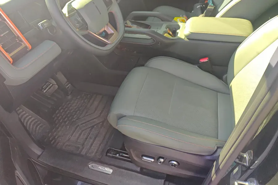 2024 JMC DaDao 2.3T 245HP L4 8AT,autocango,china used car exporter,china ev exporter,chinese used car exporter,chinese used ev exporter