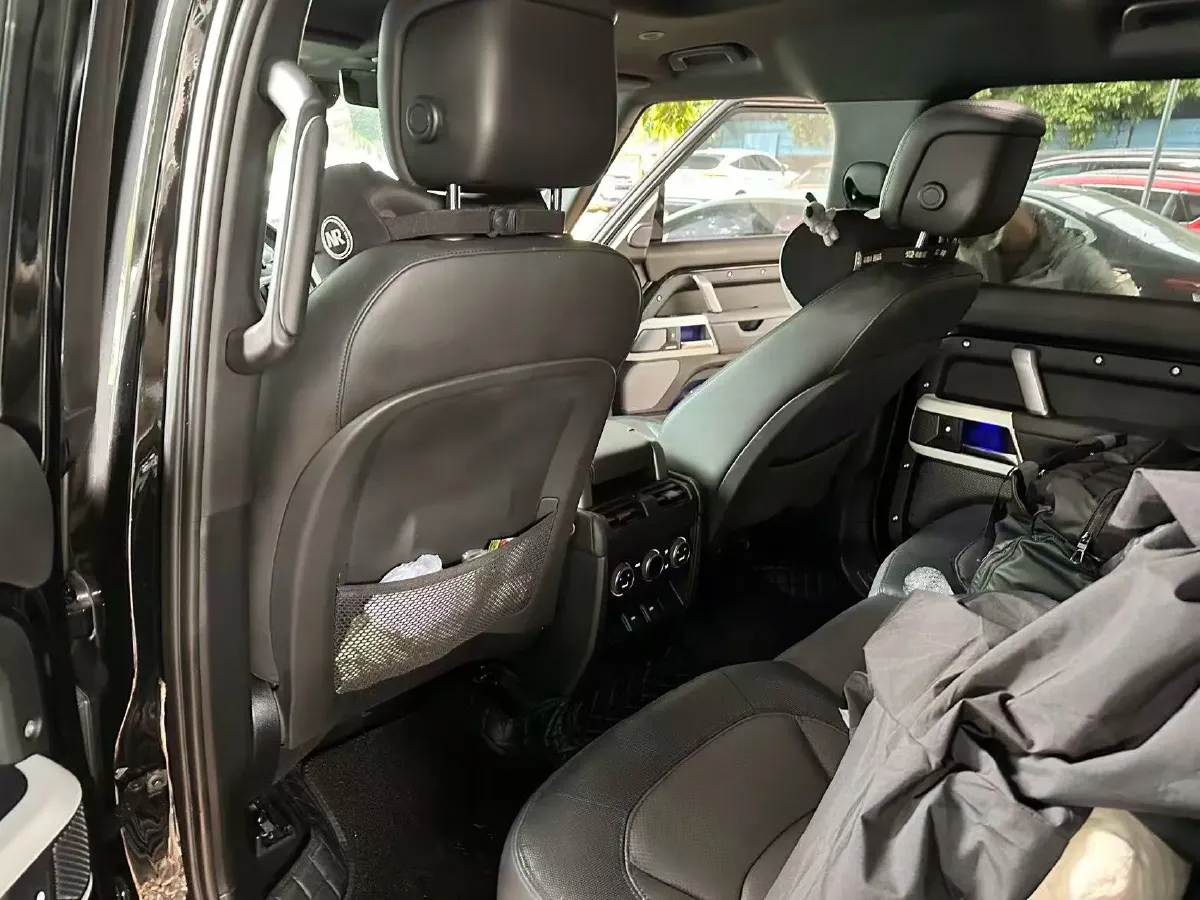 2024 Land Rover Defender 3.0T 400HP L6 8AT,autocango,china used car exporter,china ev exporter,chinese used car exporter,chinese used ev exporter
