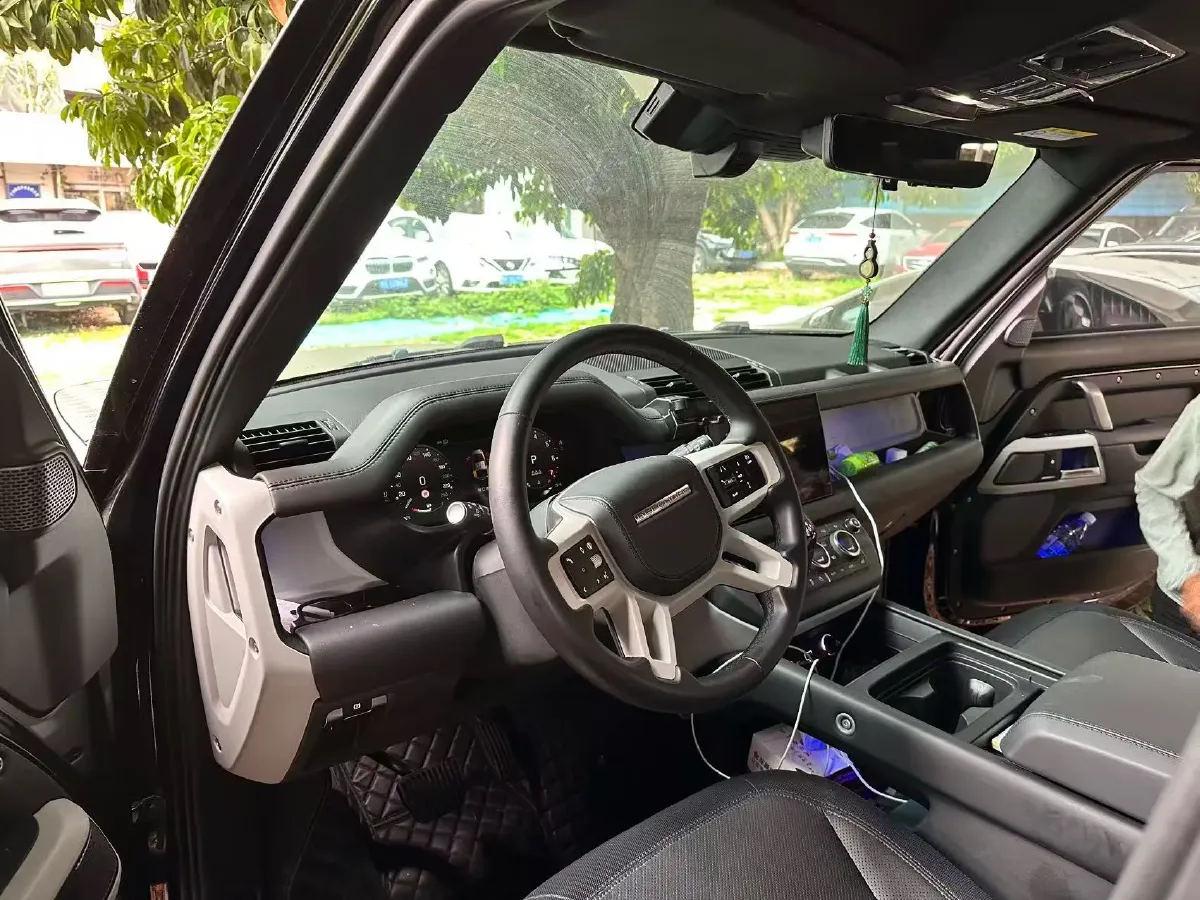 2024 Land Rover Defender 3.0T 400HP L6 8AT,autocango,china used car exporter,china ev exporter,chinese used car exporter,chinese used ev exporter