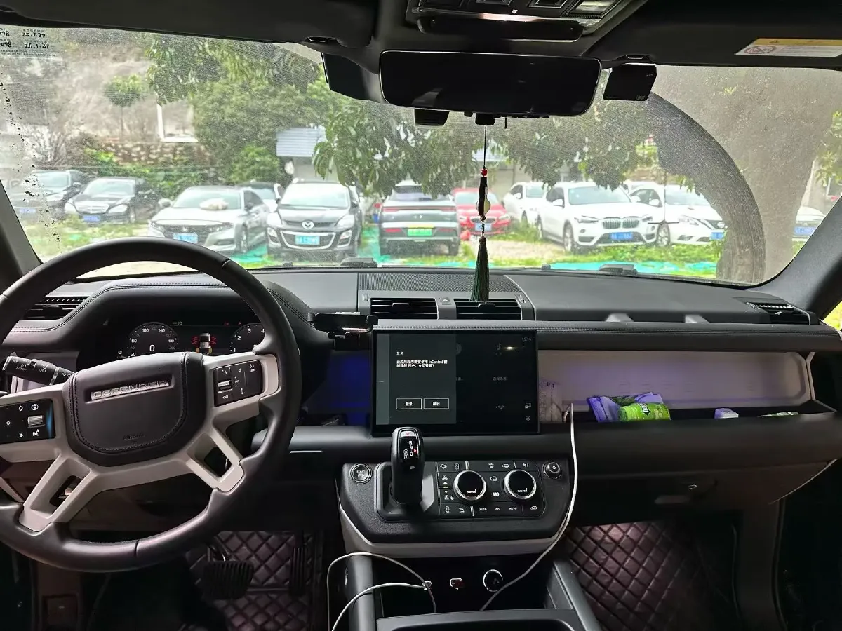 2024 Land Rover Defender 3.0T 400HP L6 8AT,autocango,china used car exporter,china ev exporter,chinese used car exporter,chinese used ev exporter