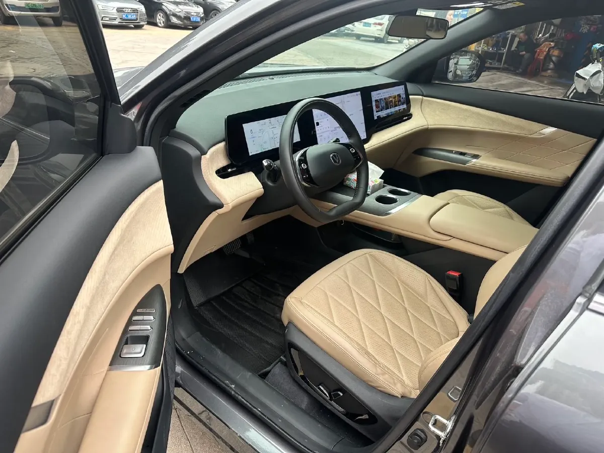 2025 ChangAn CS75 Plus 1.5T 192HP L4 8AT,autocango,china used car exporter,china ev exporter,chinese used car exporter,chinese used ev exporter