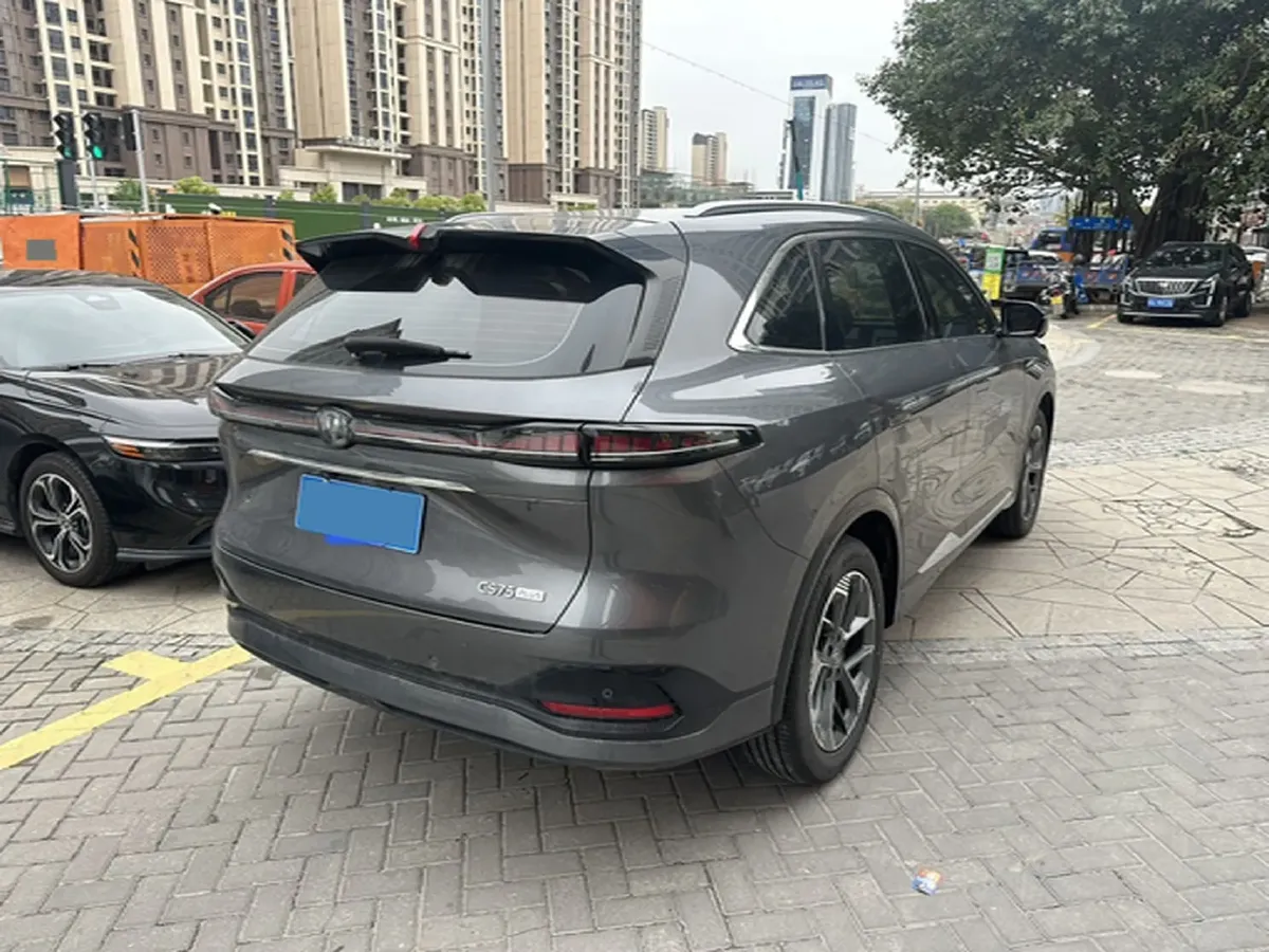 2025 ChangAn CS75 Plus 1.5T 192HP L4 8AT,autocango,china used car exporter,china ev exporter,chinese used car exporter,chinese used ev exporter