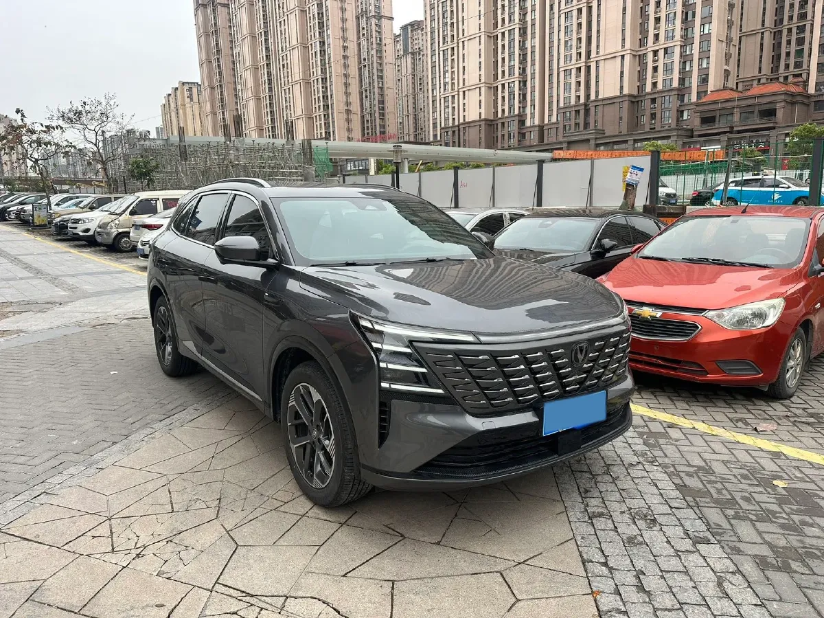 2025 ChangAn CS75 Plus 1.5T 192HP L4 8AT,autocango,china used car exporter,china ev exporter,chinese used car exporter,chinese used ev exporter