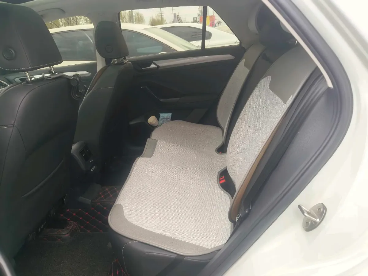 2022 Volkswagen T-Roc 1.4T 150HP L4 7DCT,autocango,china used car exporter,china ev exporter,chinese used car exporter,chinese used ev exporter