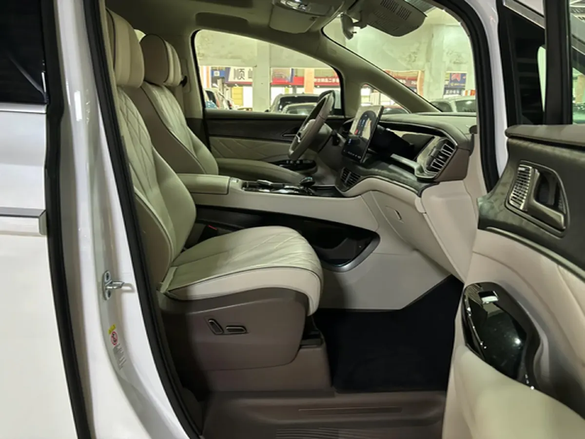 2022 HongQi HS7 3.0T 337HP V6 8AT,autocango,china used car exporter,china ev exporter,chinese used car exporter,chinese used ev exporter