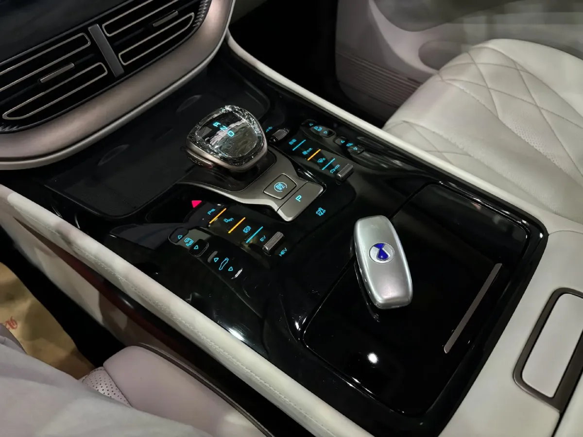 2022 HongQi HS7 3.0T 337HP V6 8AT,autocango,china used car exporter,china ev exporter,chinese used car exporter,chinese used ev exporter