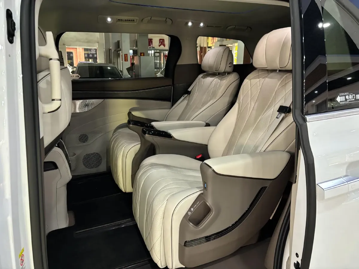 2022 HongQi HS7 3.0T 337HP V6 8AT,autocango,china used car exporter,china ev exporter,chinese used car exporter,chinese used ev exporter