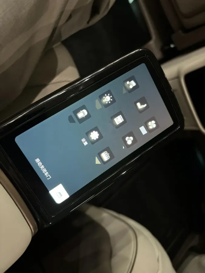 2022 HongQi HS7 3.0T 337HP V6 8AT,autocango,china used car exporter,china ev exporter,chinese used car exporter,chinese used ev exporter