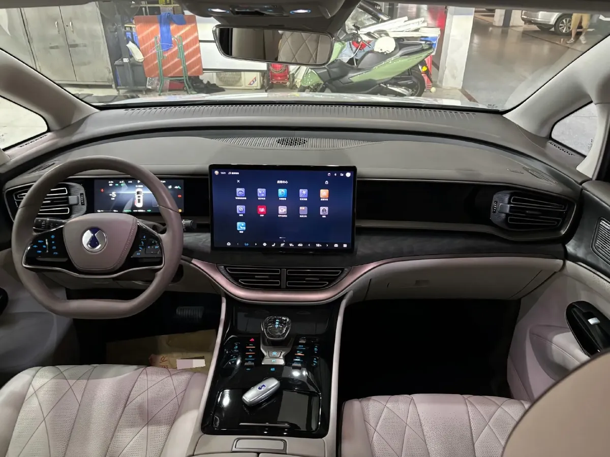 2022 HongQi HS7 3.0T 337HP V6 8AT,autocango,china used car exporter,china ev exporter,chinese used car exporter,chinese used ev exporter