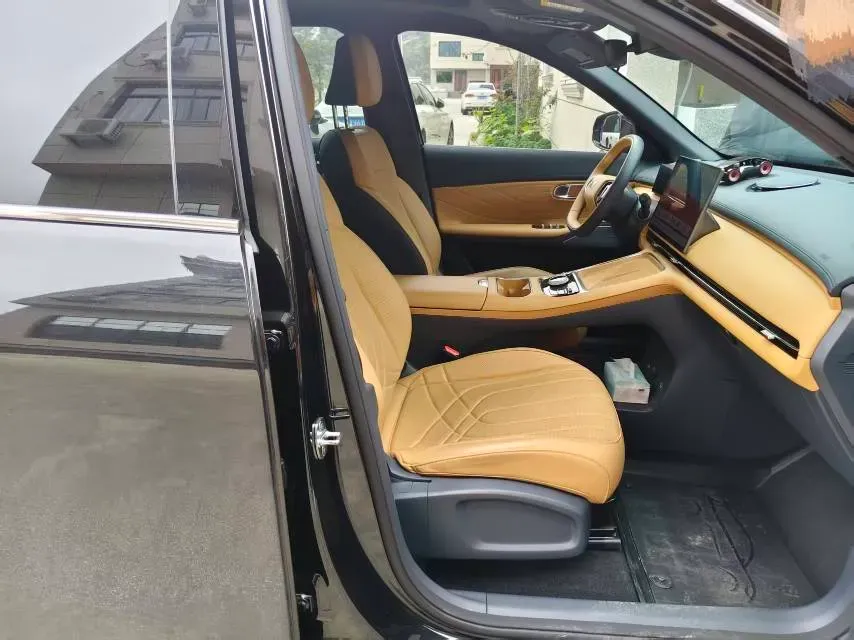 2025 LanDian E5 PLUS 1.5L 95HP L4 E-CVT PHEV 25KWH,autocango,china used car exporter,china ev exporter,chinese used car exporter,chinese used ev exporter