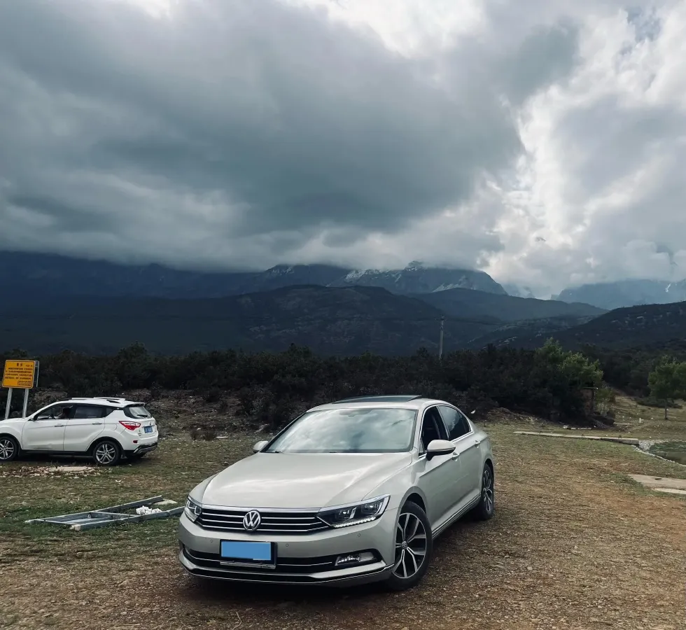 2019 Volkswagen Magotan 2.0T 186HP L4 7DCT,autocango,china used car exporter,china ev exporter,chinese used car exporter,chinese used ev exporter