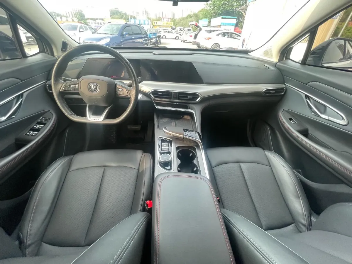 2020 ChangAn UNI-T 1.5T 180HP L4 7DCT,autocango,china used car exporter,china ev exporter,chinese used car exporter,chinese used ev exporter