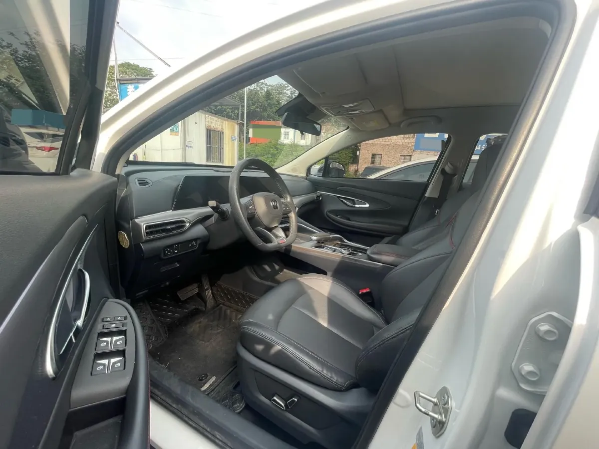 2020 ChangAn UNI-T 1.5T 180HP L4 7DCT,autocango,china used car exporter,china ev exporter,chinese used car exporter,chinese used ev exporter