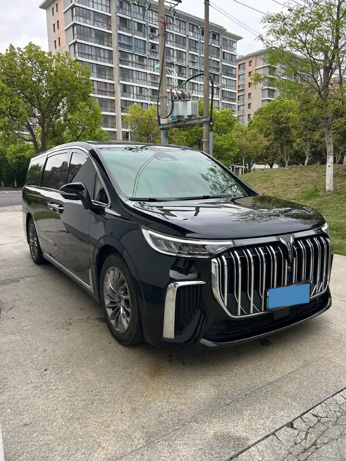 2022 Voyah Dream 1.5T 136HP L4 PHEV 25.57KWH,autocango,china used car exporter,china ev exporter,chinese used car exporter,chinese used ev exporter