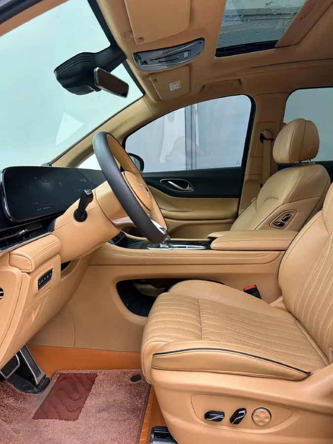 2022 Voyah Dream 1.5T 136HP L4 PHEV 25.57KWH,autocango,china used car exporter,china ev exporter,chinese used car exporter,chinese used ev exporter