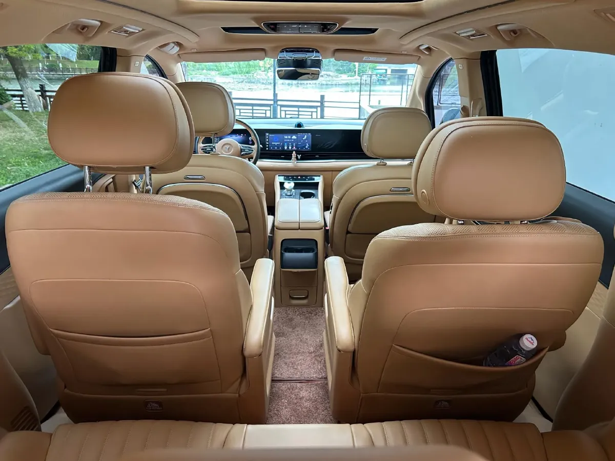 2022 Voyah Dream 1.5T 136HP L4 PHEV 25.57KWH,autocango,china used car exporter,china ev exporter,chinese used car exporter,chinese used ev exporter