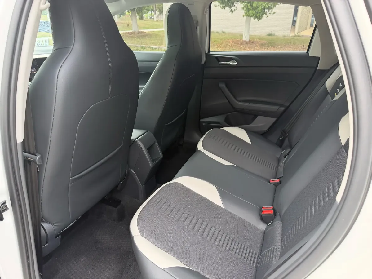 2021 Haval H6 1.5T 169HP L4 7DCT,autocango,china used car exporter,china ev exporter,chinese used car exporter,chinese used ev exporter